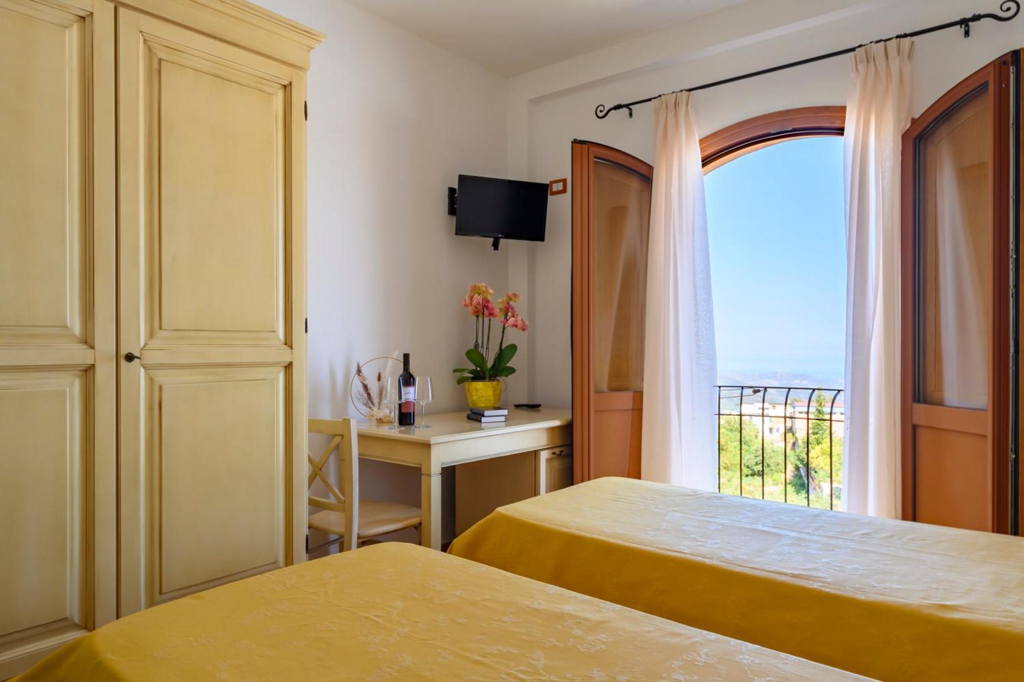 Hotel Marie Claire Lanusei Dış mekan fotoğraf
