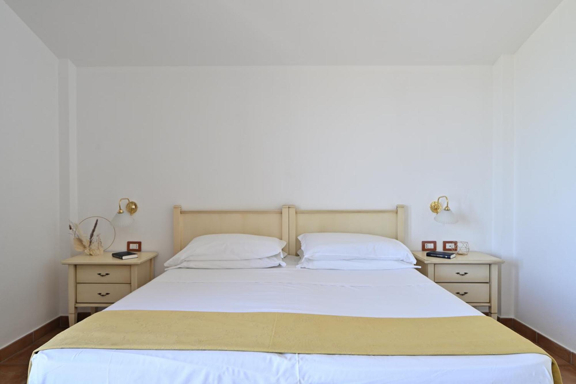 Hotel Marie Claire Lanusei Dış mekan fotoğraf