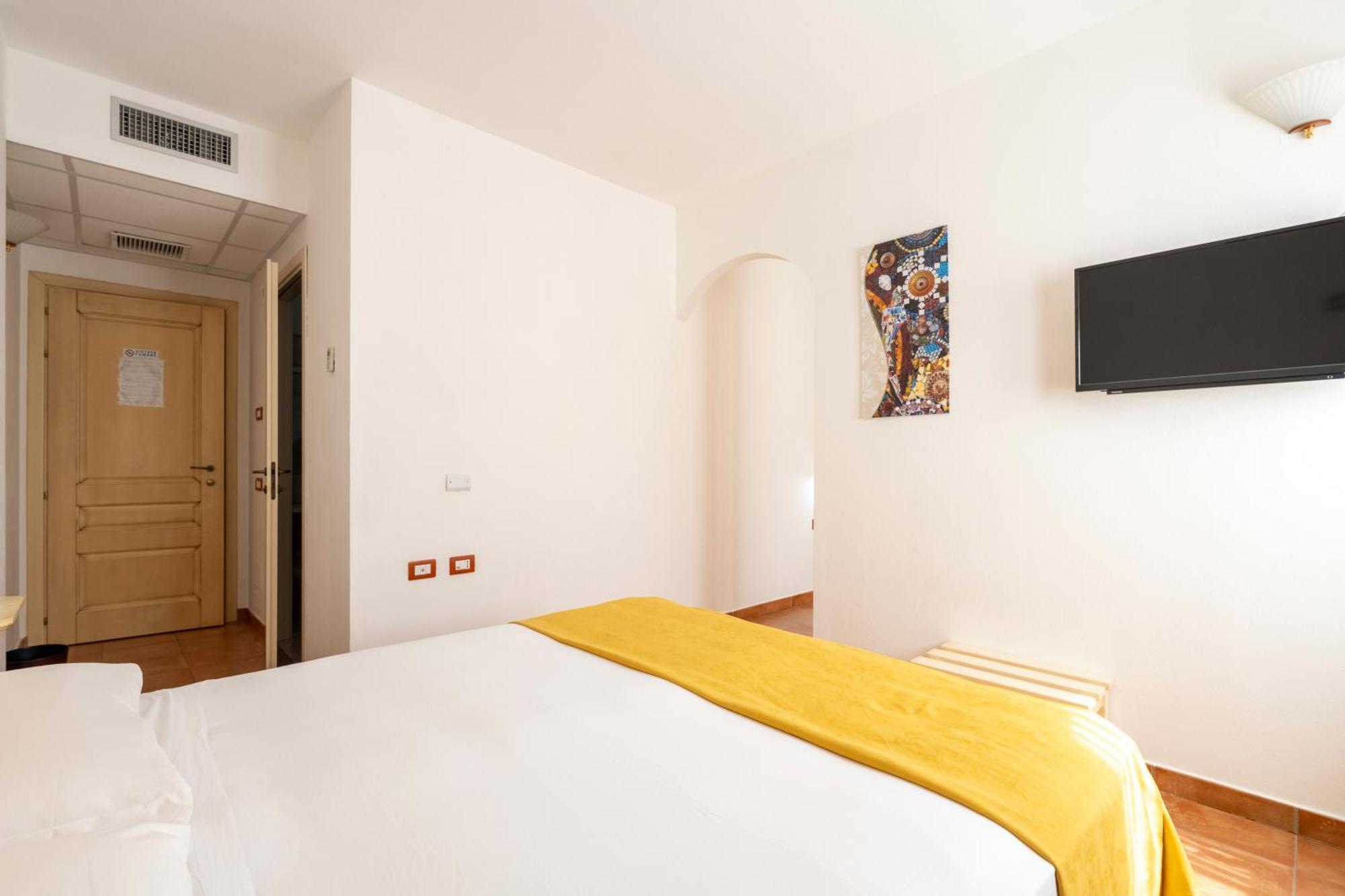 Hotel Marie Claire Lanusei Dış mekan fotoğraf