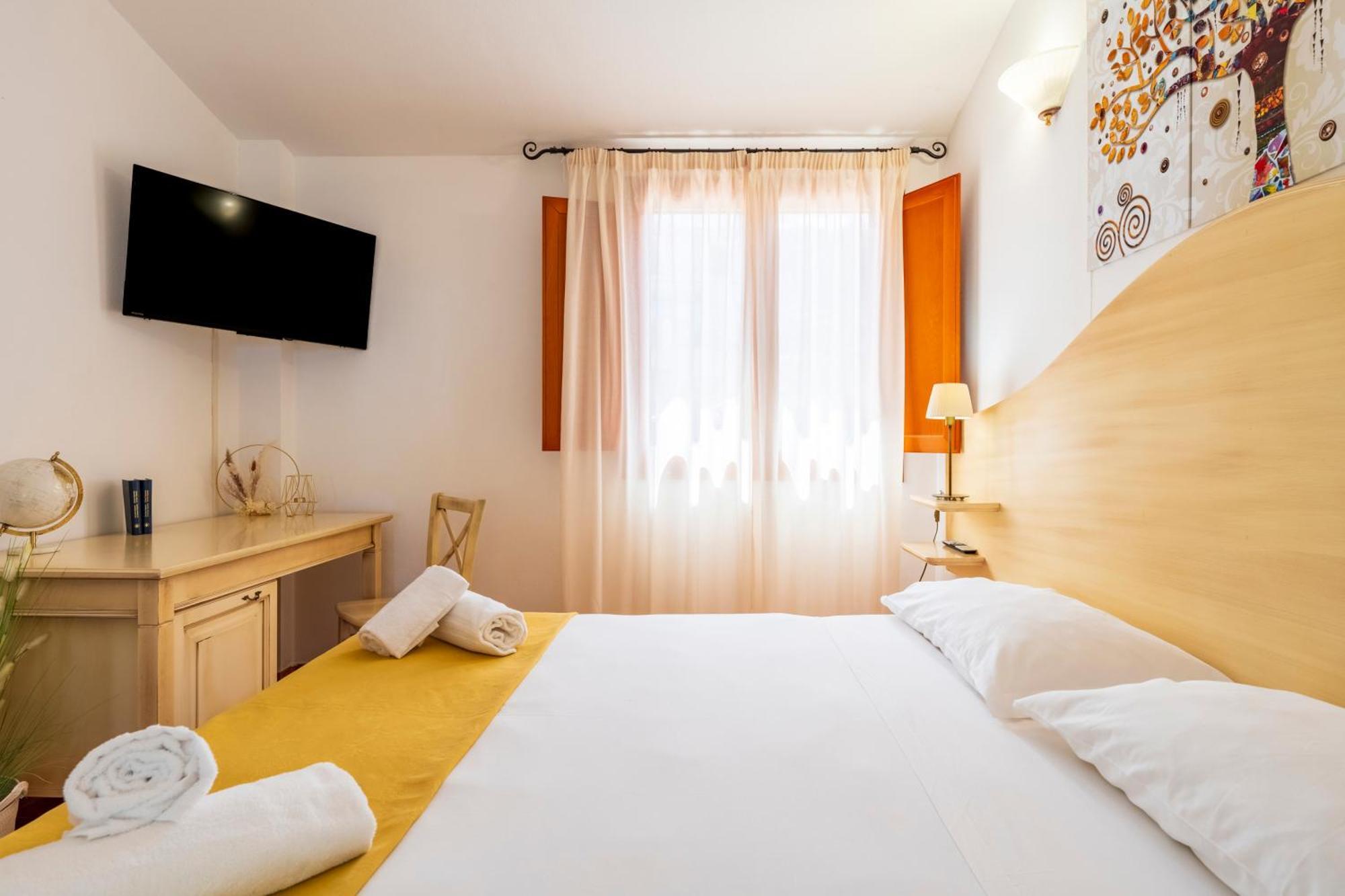 Hotel Marie Claire Lanusei Dış mekan fotoğraf