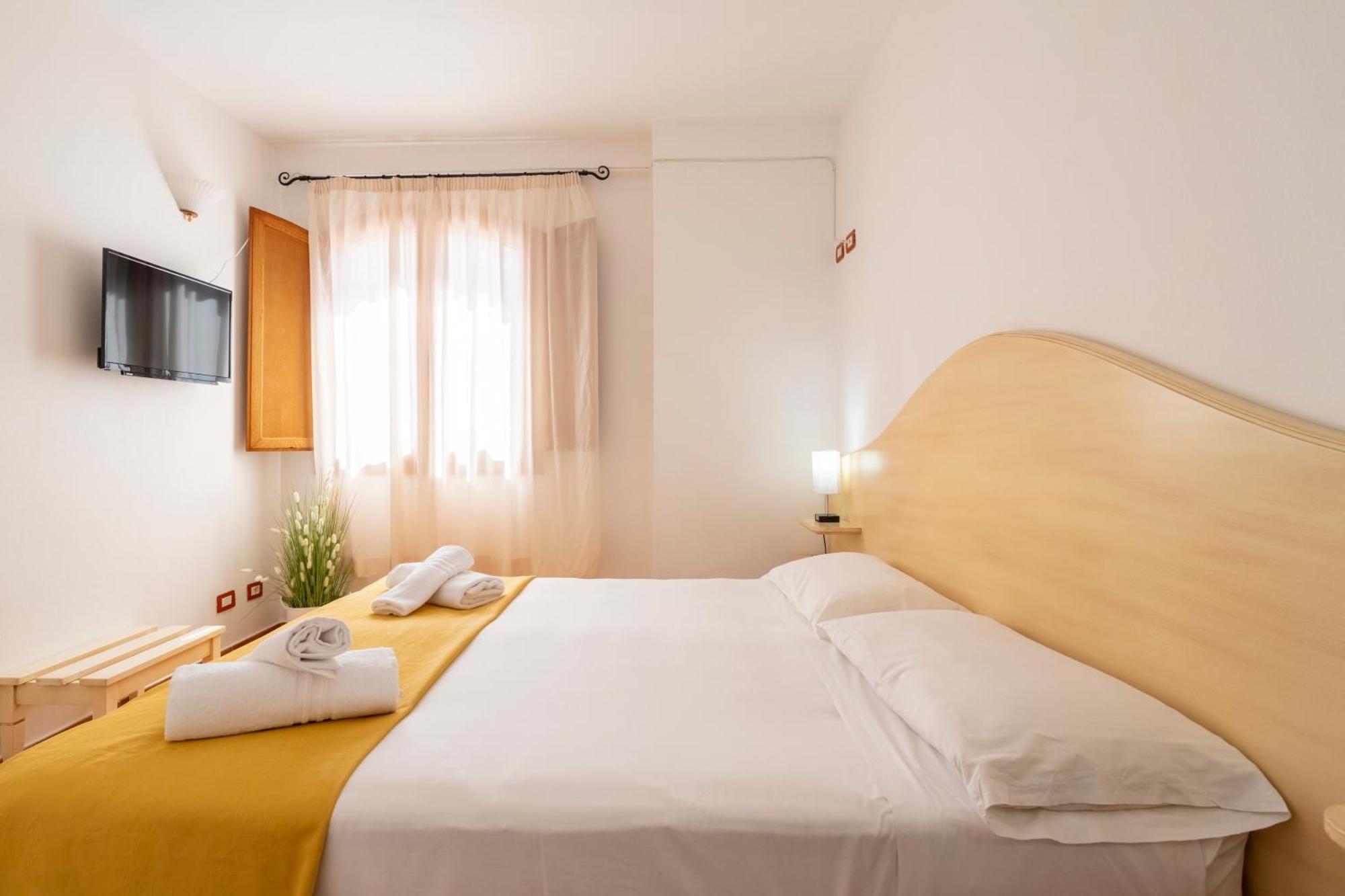 Hotel Marie Claire Lanusei Dış mekan fotoğraf
