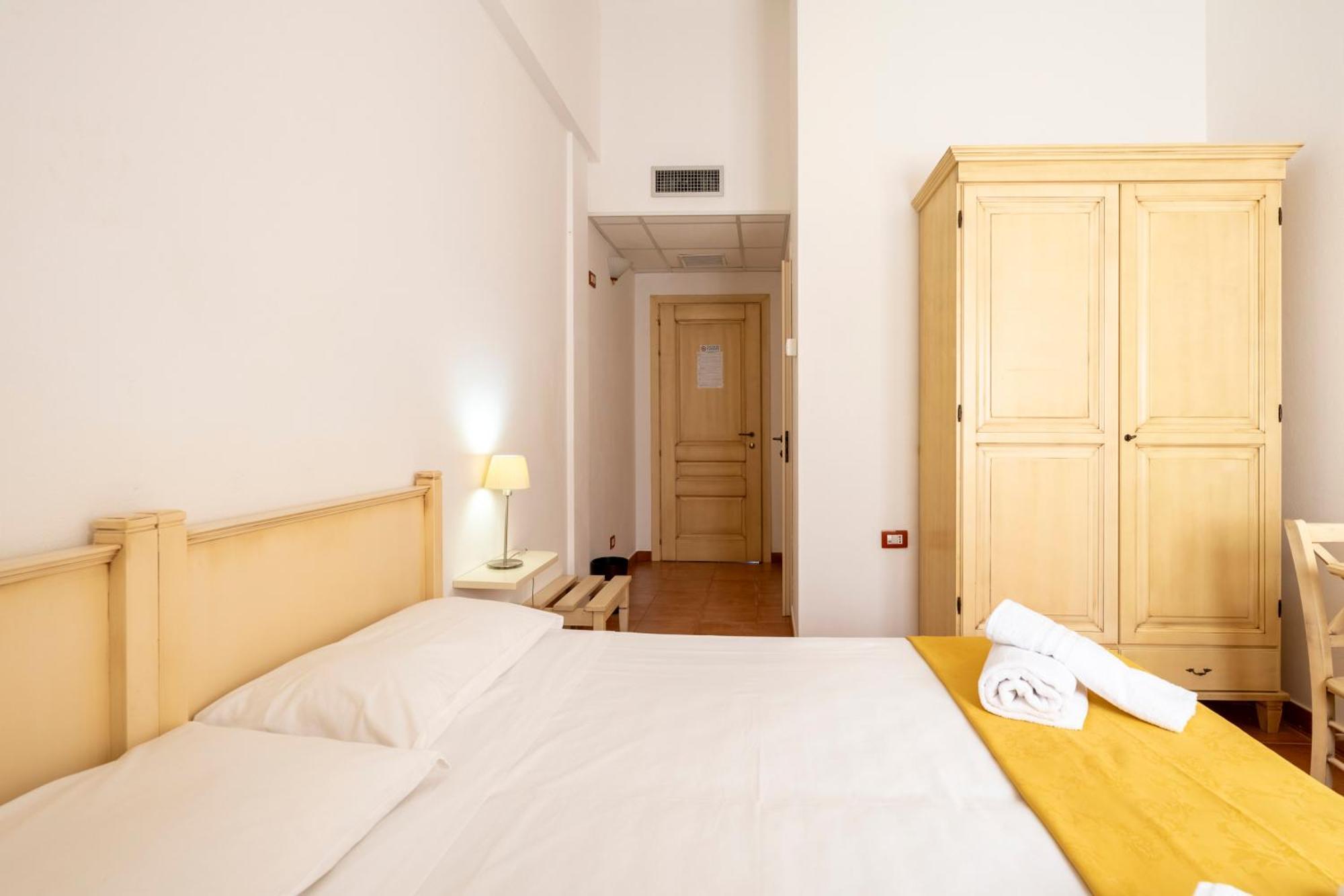Hotel Marie Claire Lanusei Dış mekan fotoğraf